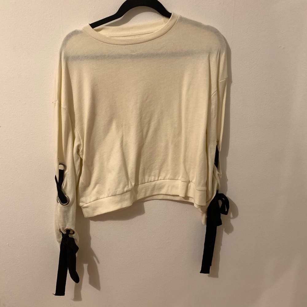 Ivory sweatshirt with tie sleeves